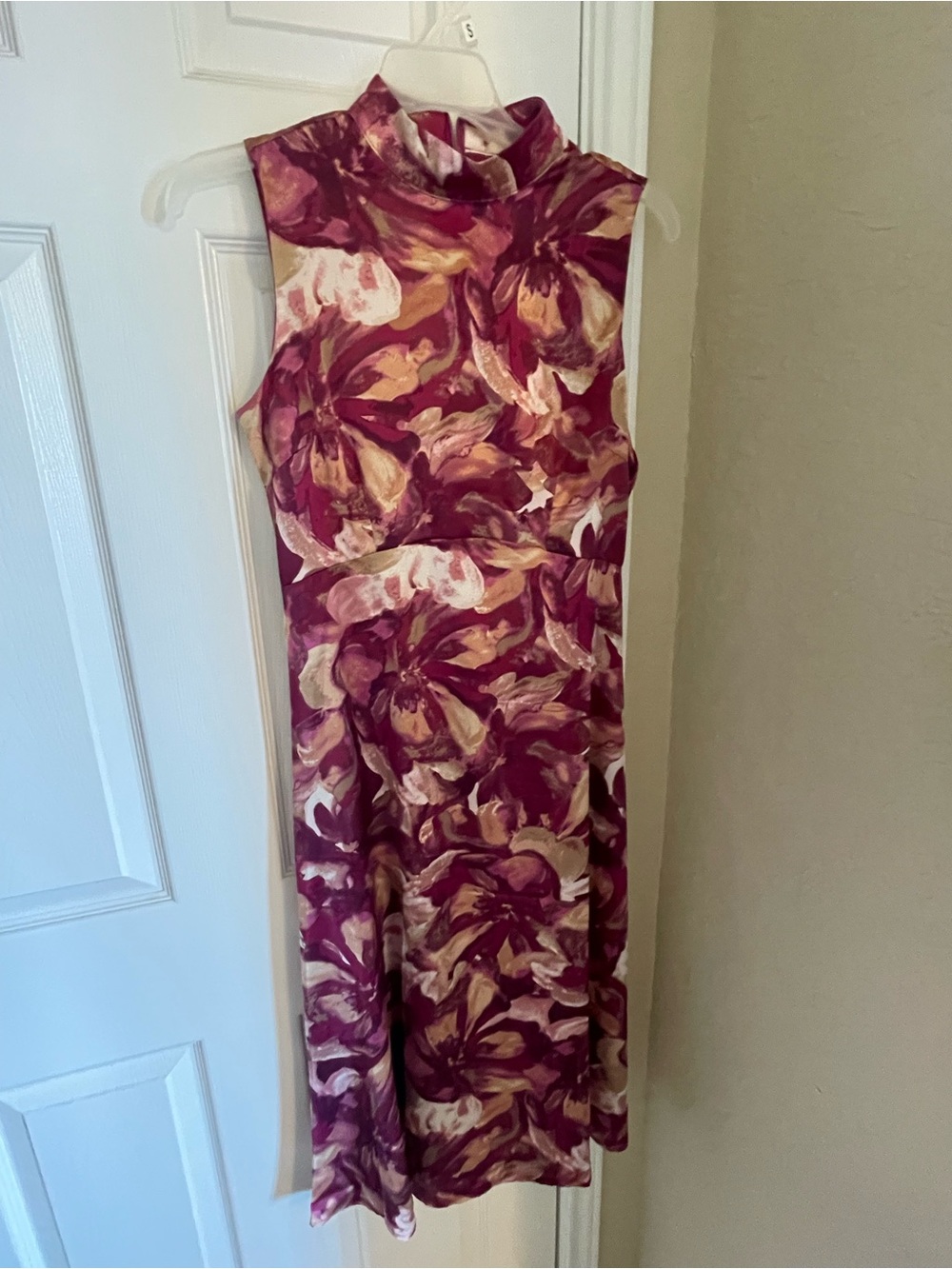 Tahari ASL Sleeveless Mock-Neck Floral Midi Dress in Plum, Cream and Gold
